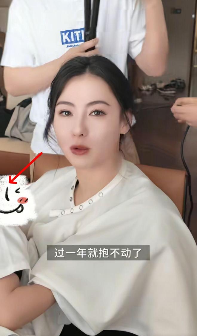 馆看儿子比赛15岁谢振南霸气扣球很帅气！PG电子麻将胡了试玩张柏芝现身上海某体育(图9)